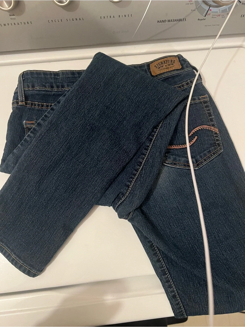 Signature by Levi Strauss Women's Medium Blue Ankle Crop Jeans